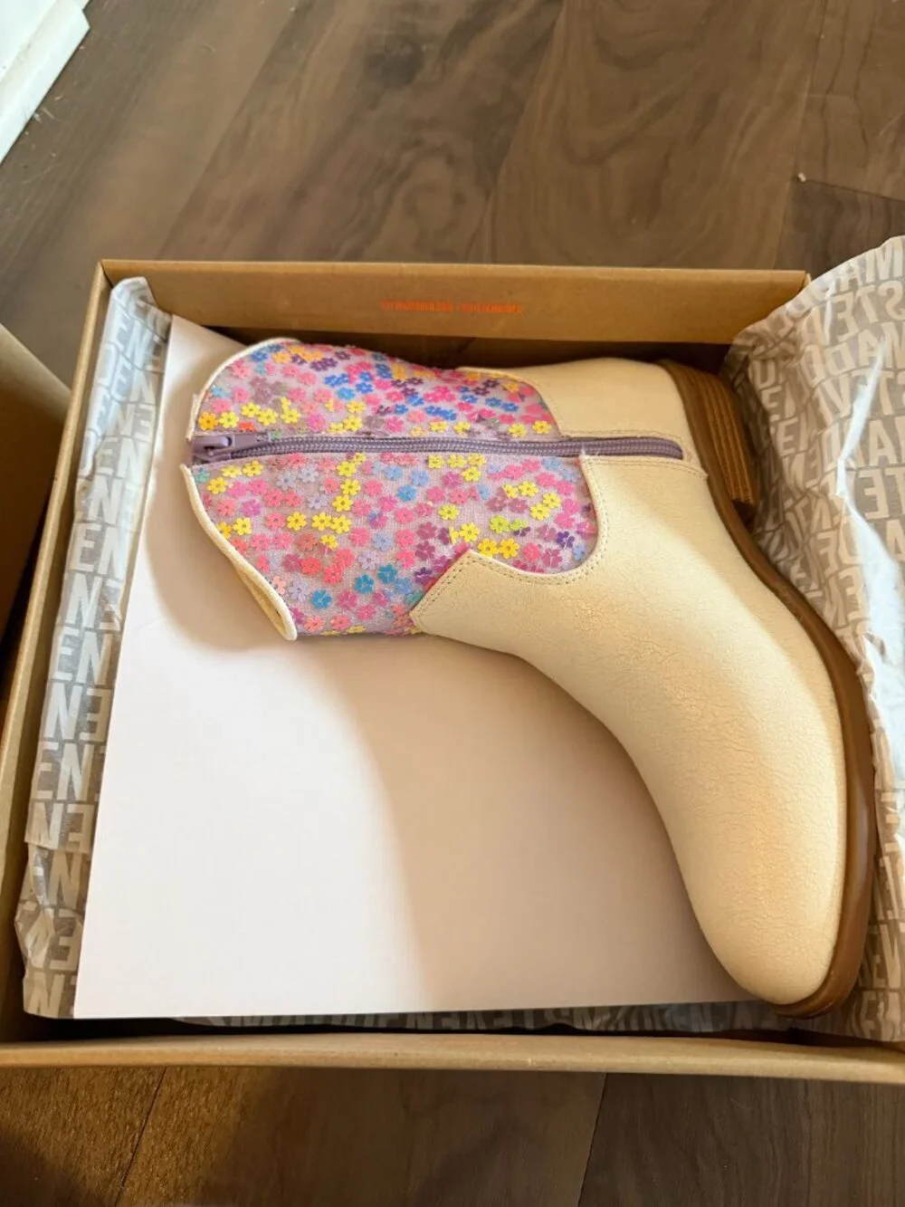 New Steve Madden Peek Floral Girly Coquette White Cow Girl Western Boot Size 5M